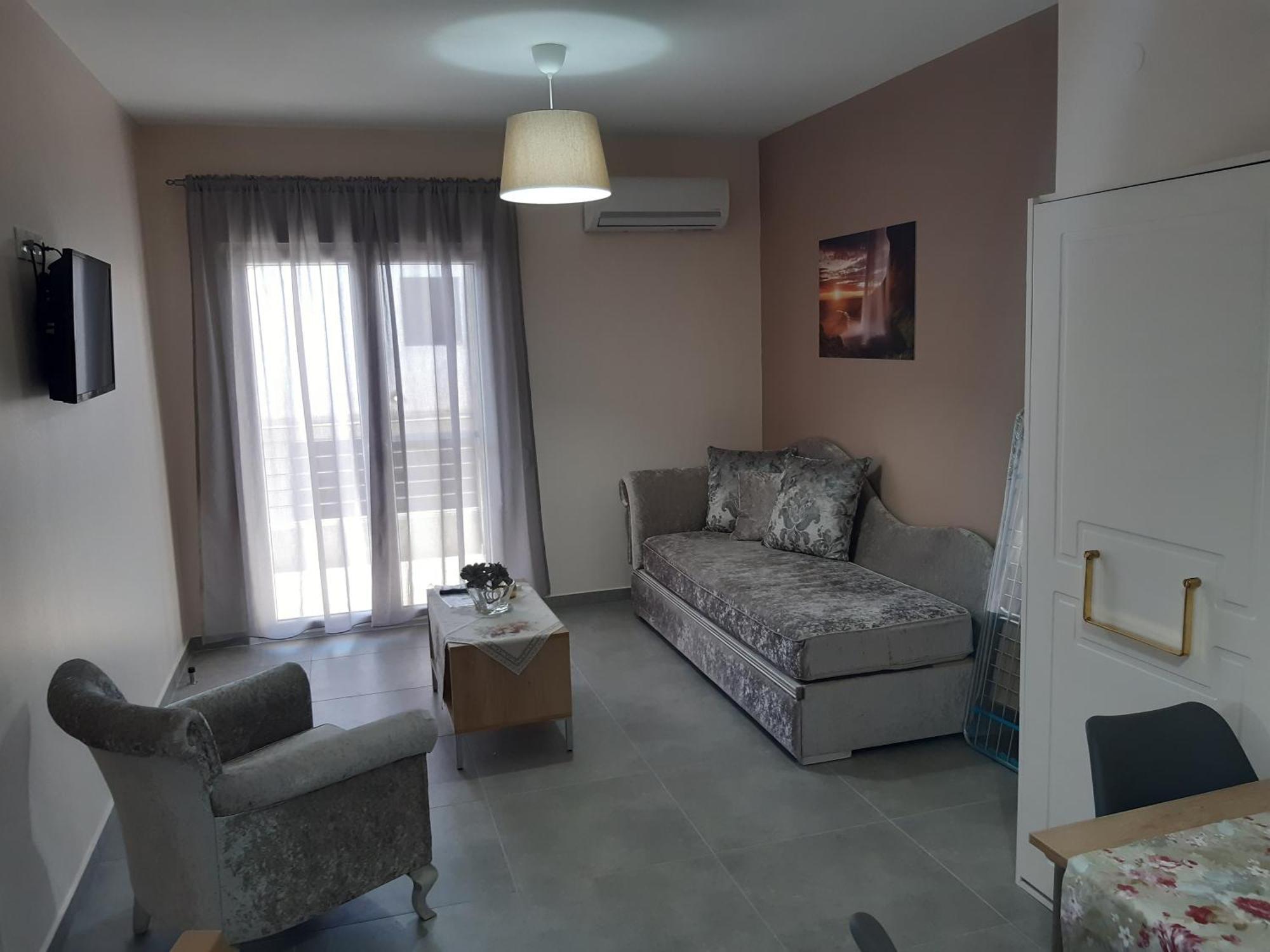 Theo And Irin's Apartment *